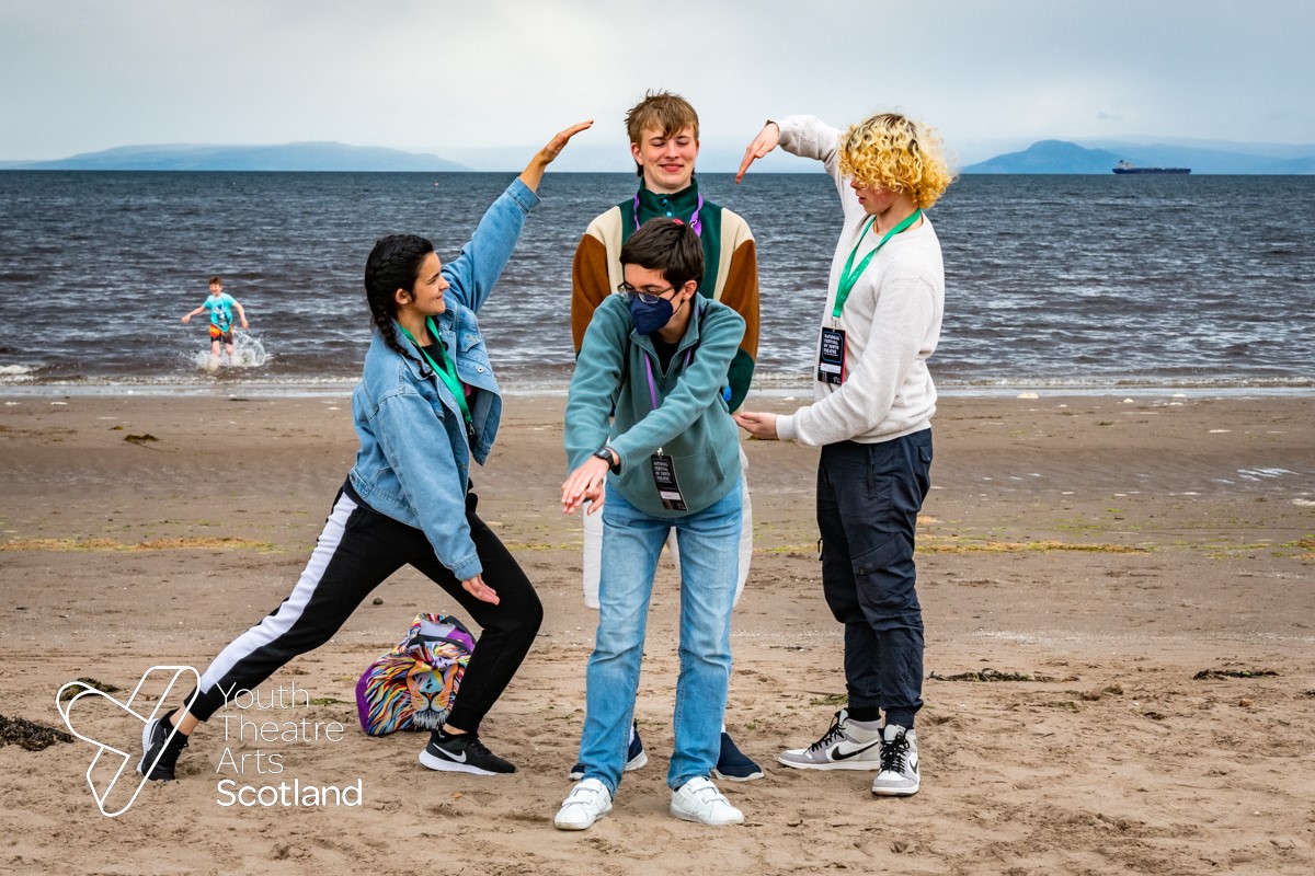 National Festival of Youth Theatre 2022 5 thumbnail Scavanger Hunt Fri 1 July 2022 NFYT 2022 © photographer Andy Catlin www.andycatlin.com 2543