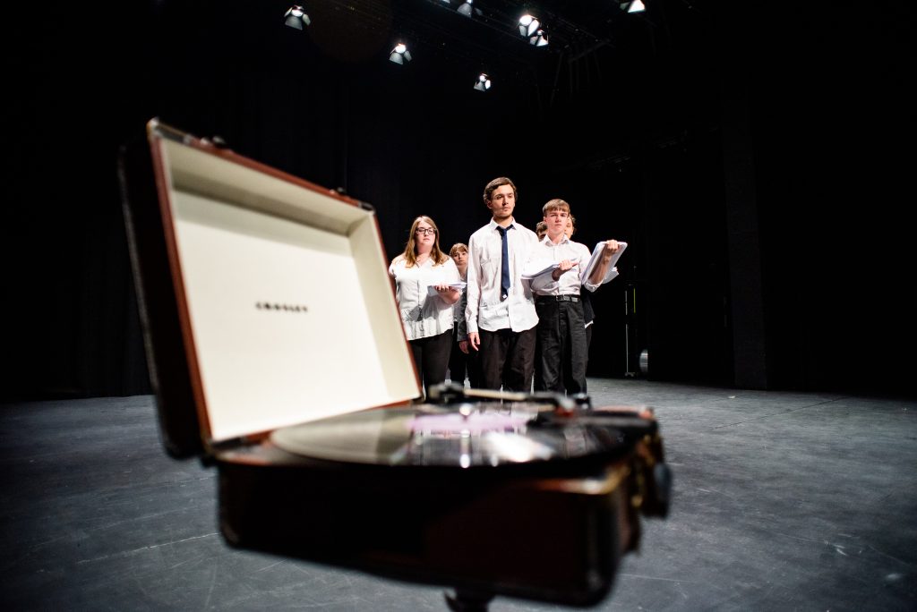 Chrysalis 2018 17 Platform Young Company Shaking the Habitual Fri 16 November 2018 Traverse Theatre Edinburgh © photographer Andy Catlin www.andycatlin.com 9237