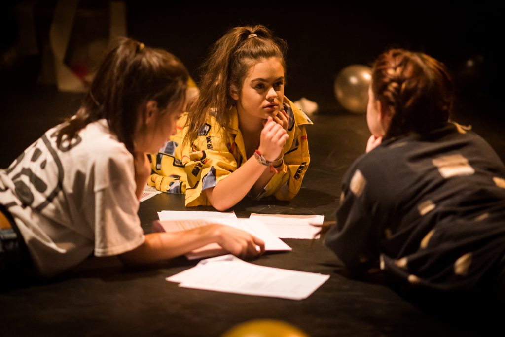 Chrysalis 2017 19 Queer Fish – Reading Rep Fri 17 November 2017 Traverse Theatre Edinburgh photographer Andy Catlin • www.andycatlin.com 3444